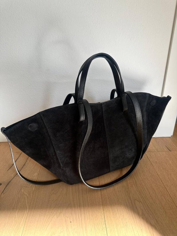 Bolso DAFFI 🍁 – Tote en Gamuza Italiana con Detalles en Piel Dollaro