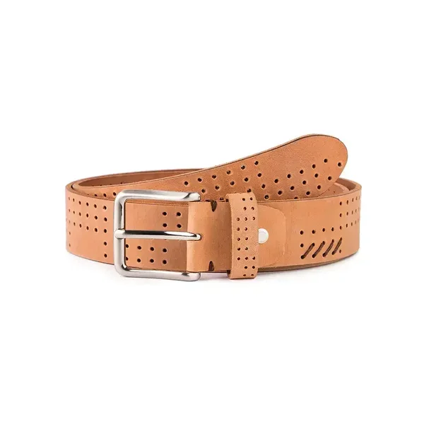 Cinturón de piel con detalles picados y cosidos.Marron