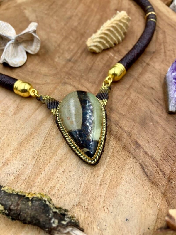 Collar rígido con piedra de Septaria, gargantilla tubo