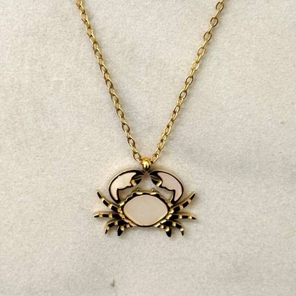 Collar de cangrejo blanco