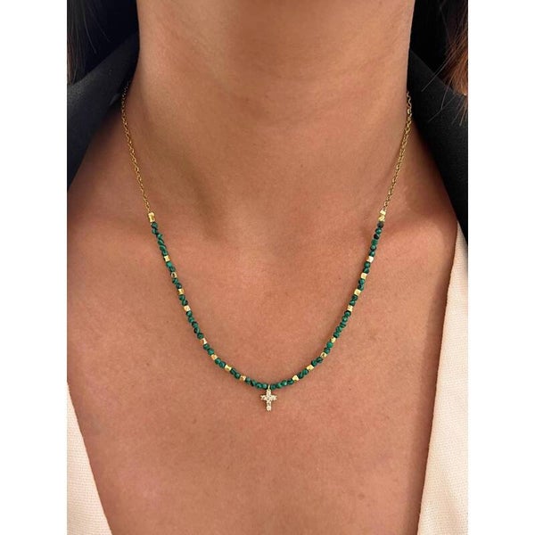Collar Mini Cross Bohem – Elegancia y protección Verde