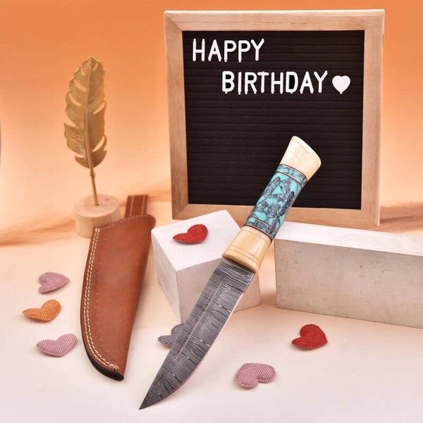 Cuchillo de acero damasco con mango de hueso de 10' con funda de cuero.