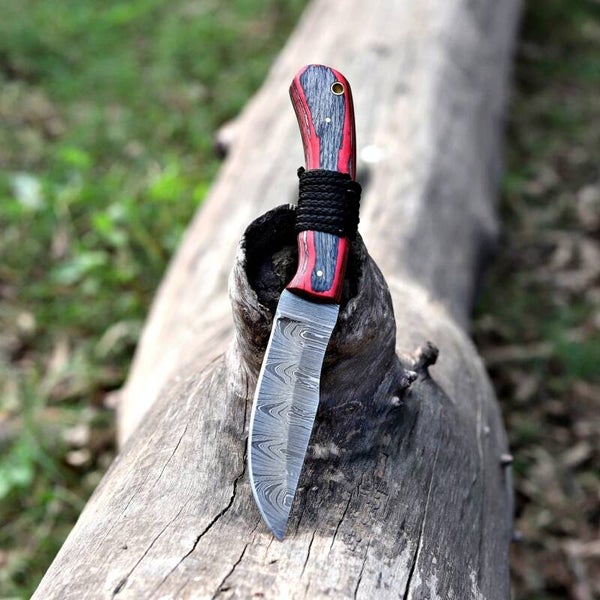 Cuchillo de Damasco hecho a mano de 9,0' con funda de cuero