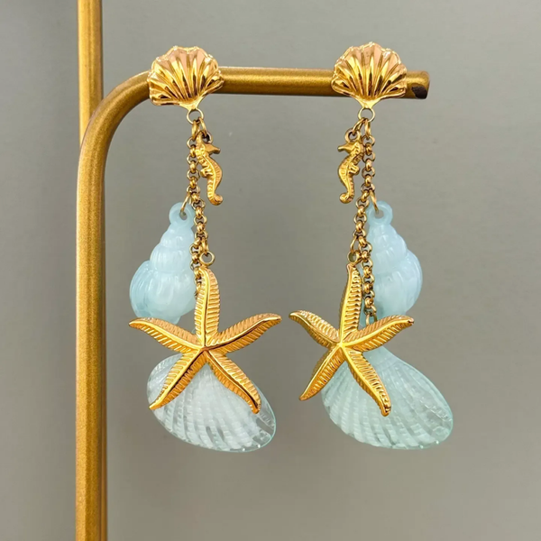 Pendientes de Aro con Concha Azul con Estrella de Mar y Caballito de Mar