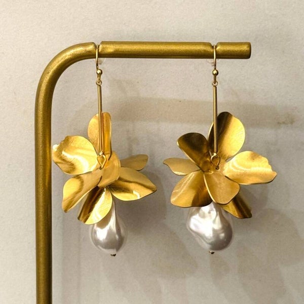 Pendientes colgantes de acero inoxidable en oro cepillado Oby