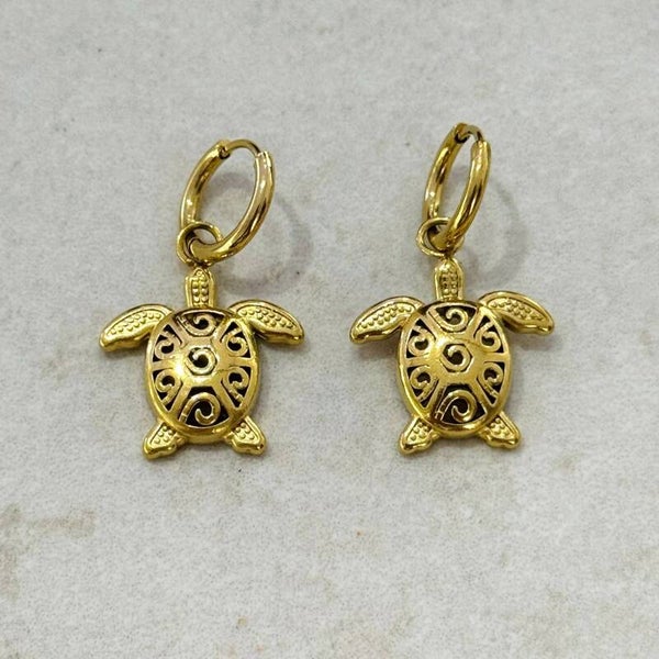 Pendientes de Aro con Tortuga Minimalista