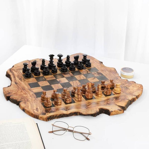 MESA DE AJEDREZ DE MADERA DE OLIVO