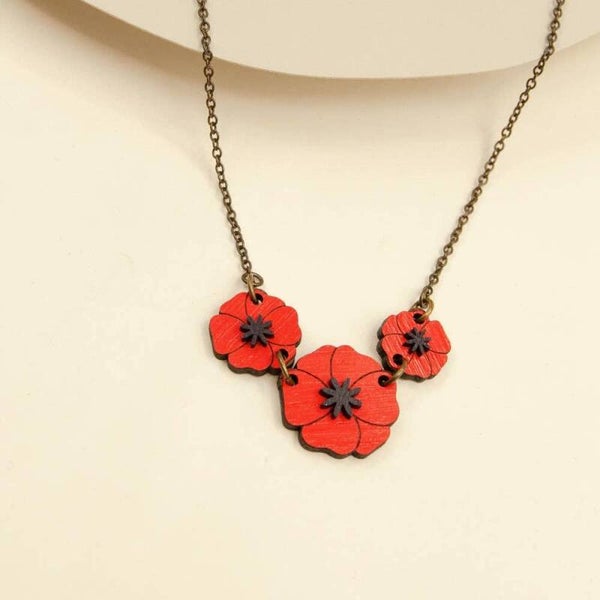 Collar Tres Pequeñas Amapolas
