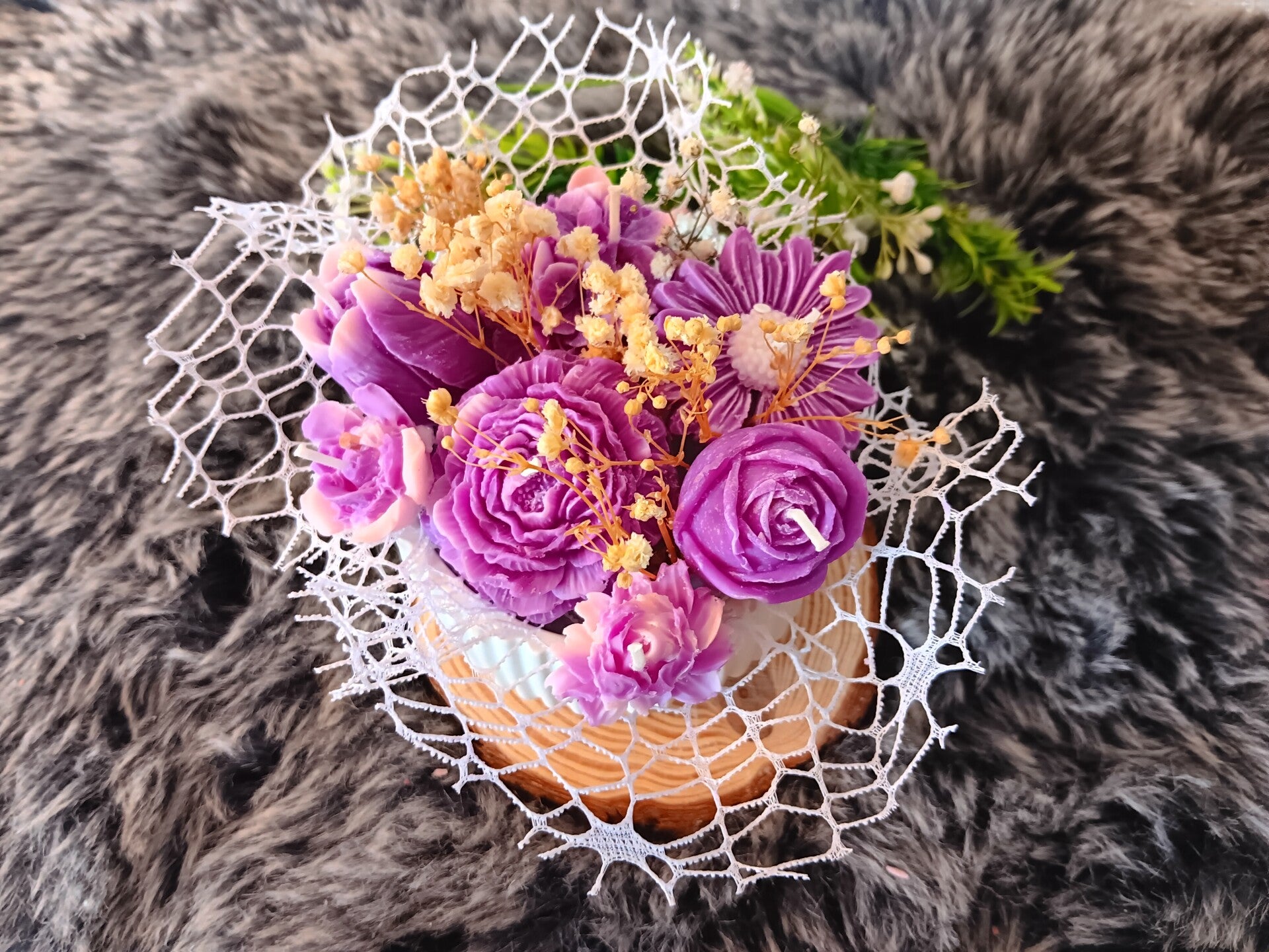 Strauß in Schale mit Duft