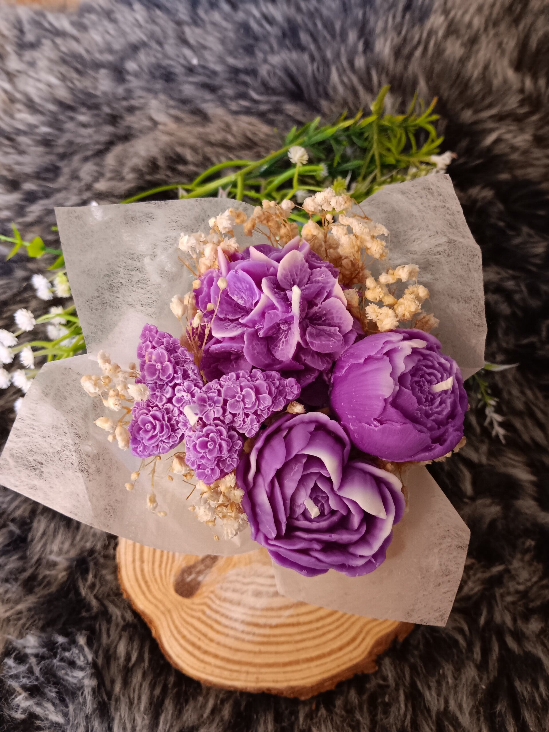 Strauß in Keramikschälchen mit Duft