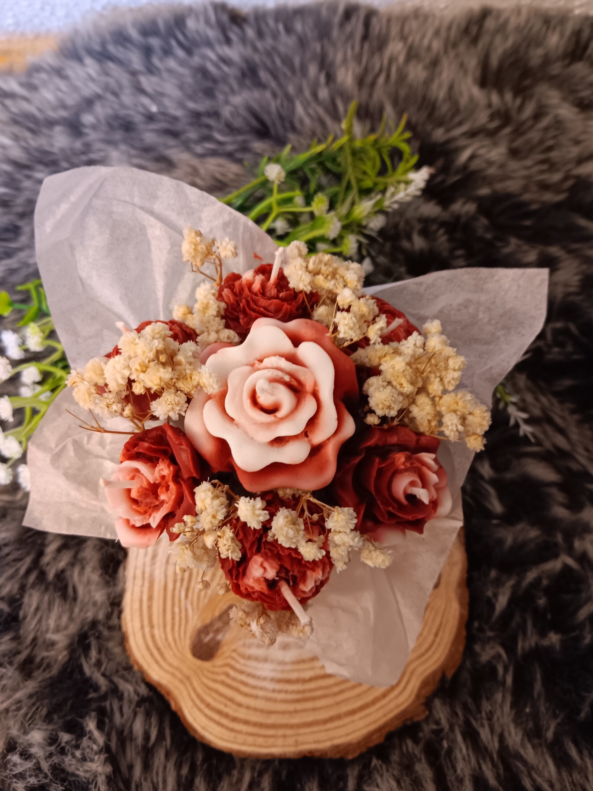 Strauß in Keramikschälchen mit Duft