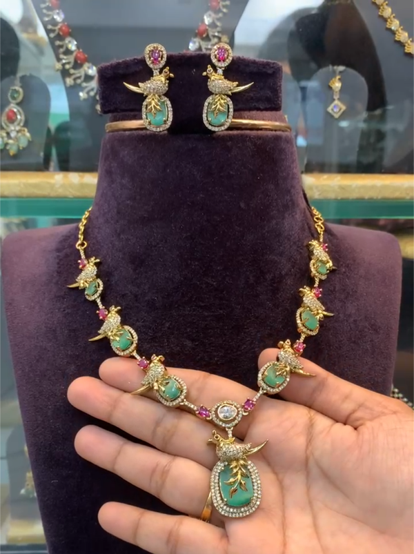 Gemstone bird motif necklace set(PREORDER)