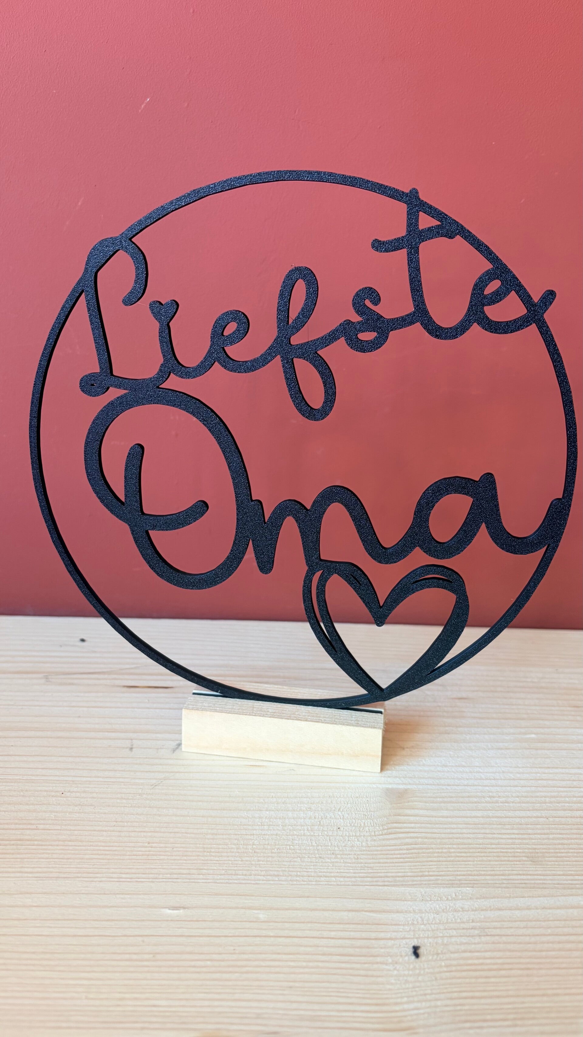'Liefste Oma" decoratie | 3D geprint | houten standaard
