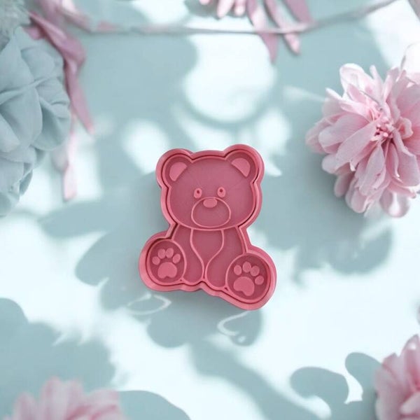 Cookie cutter - pink bear