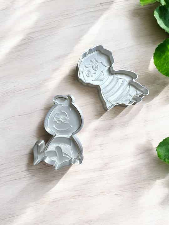 Cookie cutters - Maya