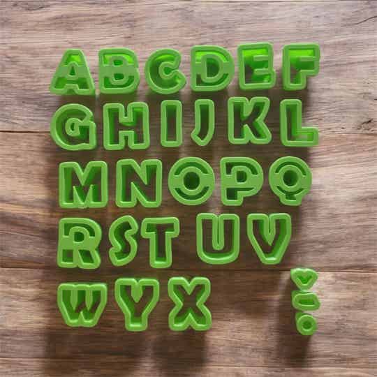 83-delig alfabet stempel, fondant, koekjessnijders, letters en cijfers van kunststof, koekjesstempel, letters, cursief, herbruikbaar, voor taarten, decoreren en gepersonaliseerd bakken 83-delig alfabet stempel, fondant, koekjessnijders, letters en cijfers van kunststof, koekjesstempel, letters, cursief, herbruikbaar, voor taarten, decoreren en gepersonaliseerd bakken