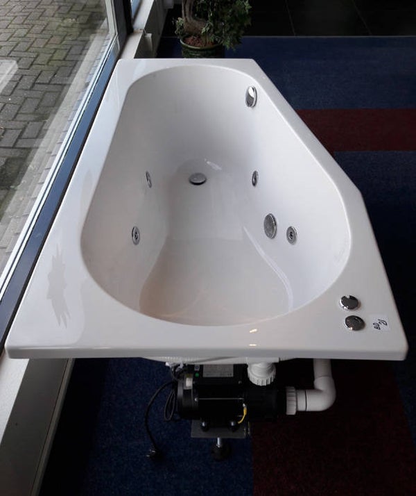 Bad showroommodel Sealskin wit met whirlpool