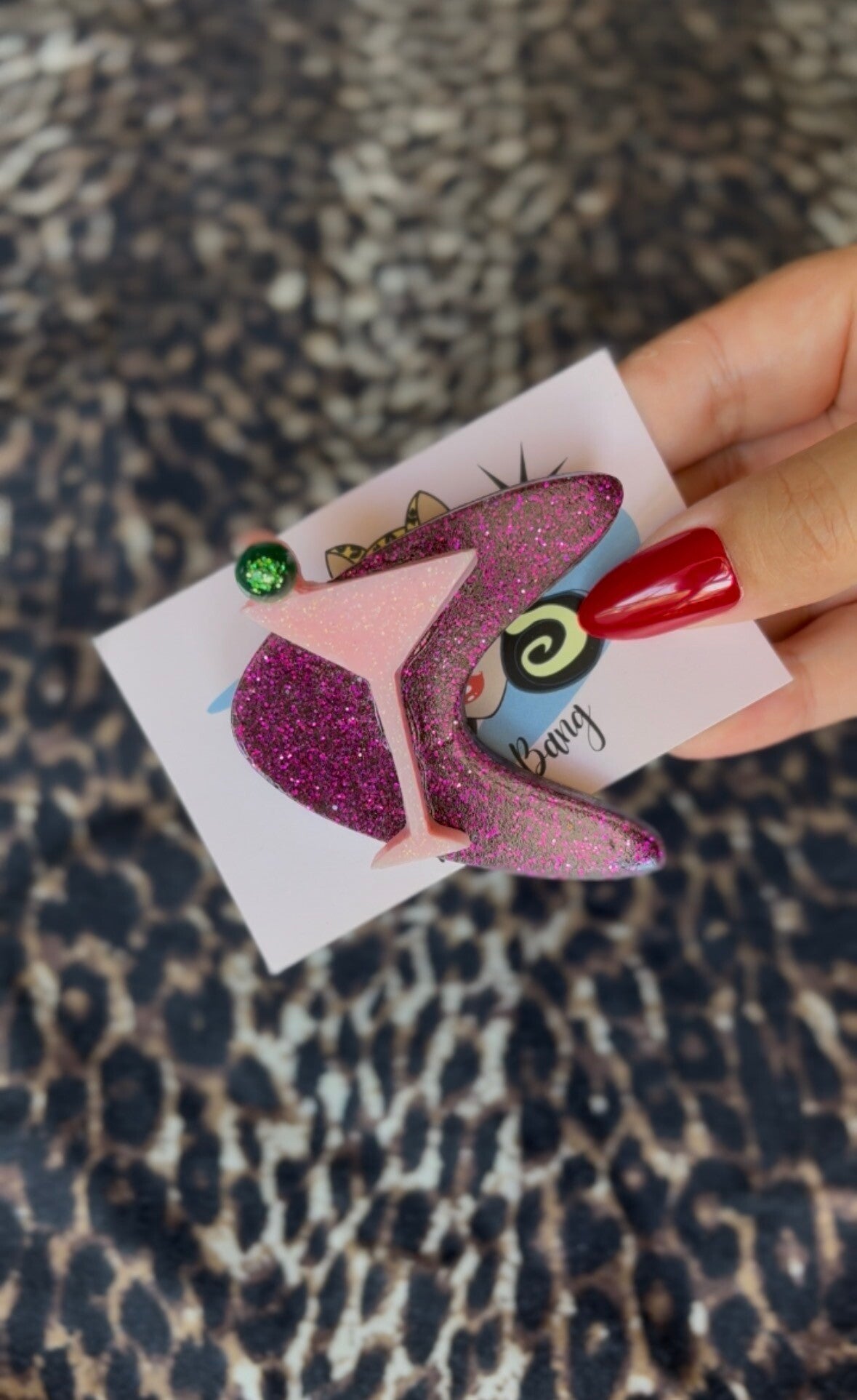 Broche Miss Martini