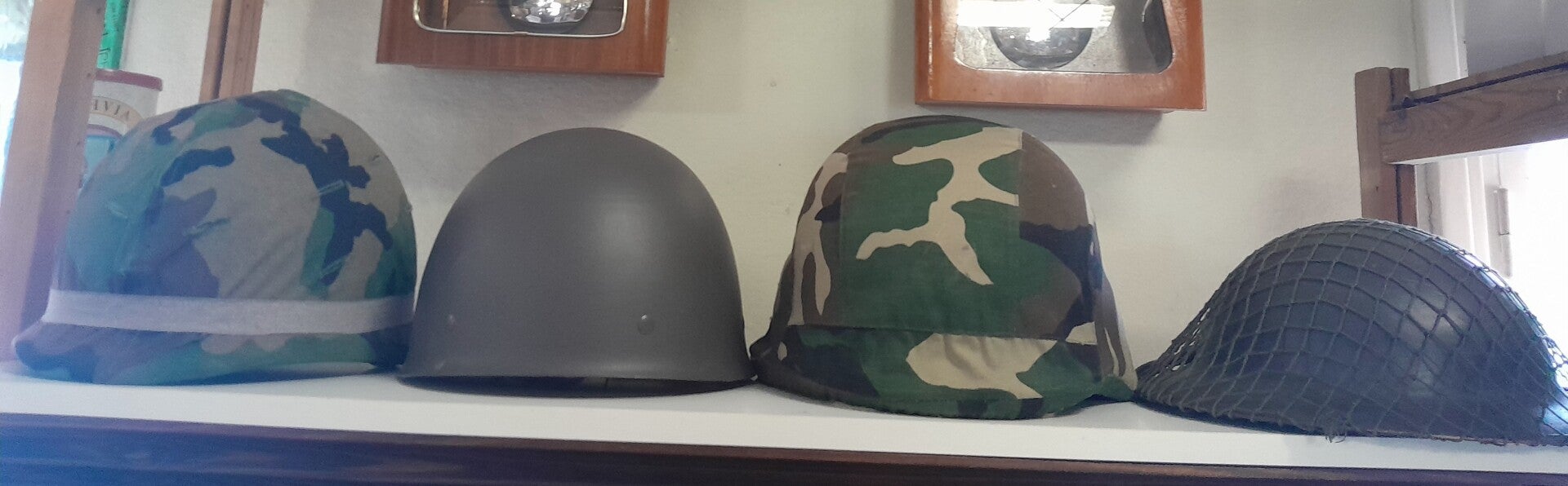 Militaria/ Sotilaskypärät