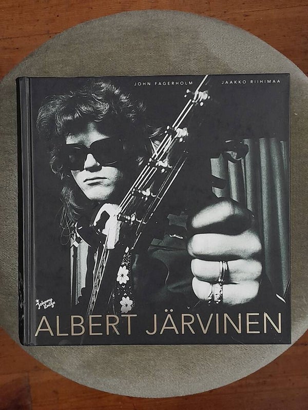 Kirja "Albert Järvinen"