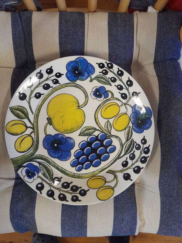 Arabian Paratiisi ruokalautanen