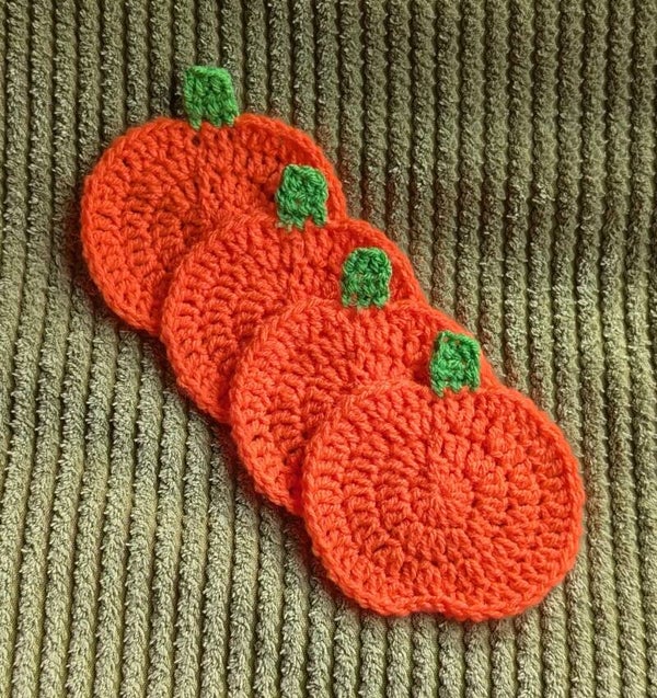 Crochet Halloween pumpkin coasters!