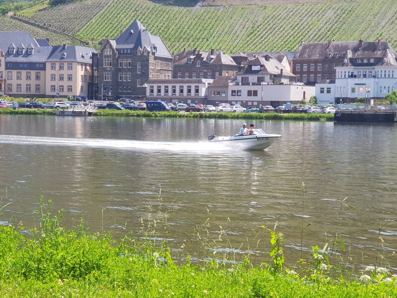 Moterboot of speedboot