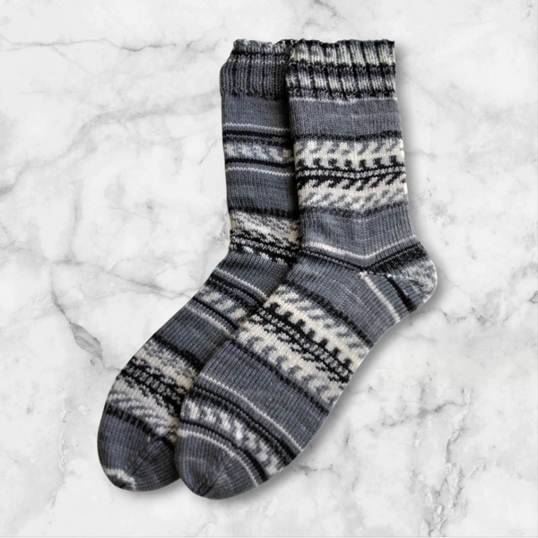 gestrickte Socken in Größe 42/43