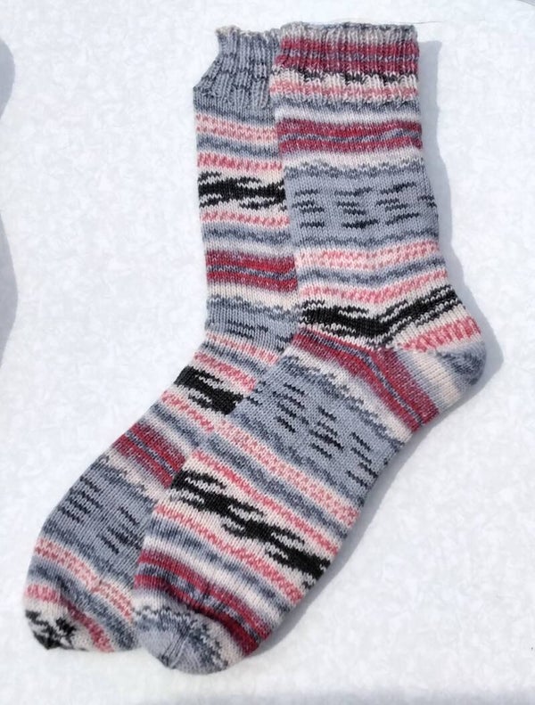 gestrickte Socken in Größe 42/43