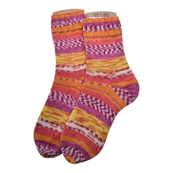 handgestrickte Socken Größe 36/37