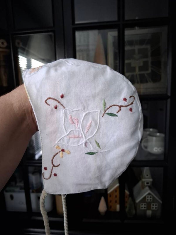 Carousel Classic Bonnet