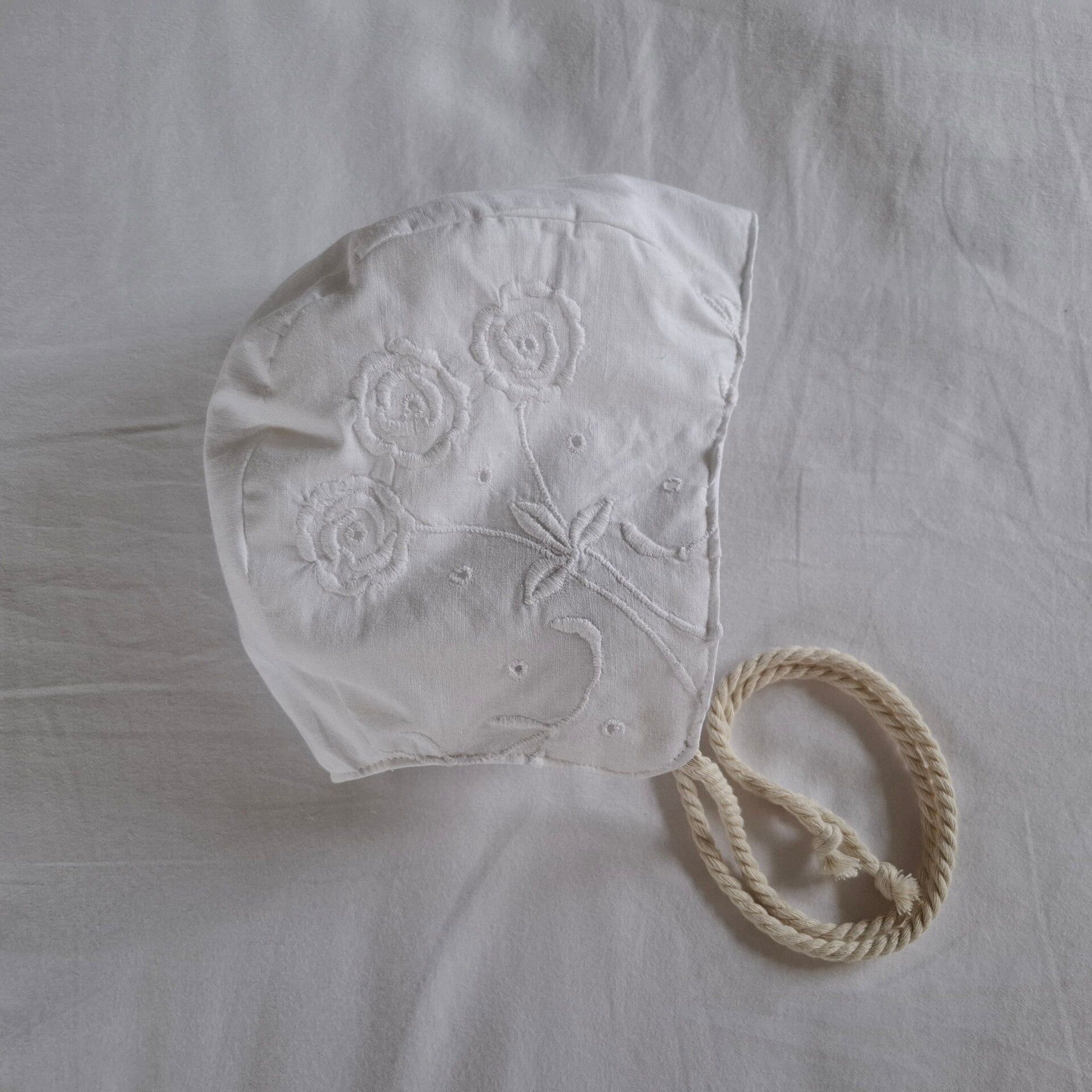 Snowdrop Classic Bonnet
