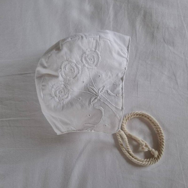 Snowdrop Classic Bonnet