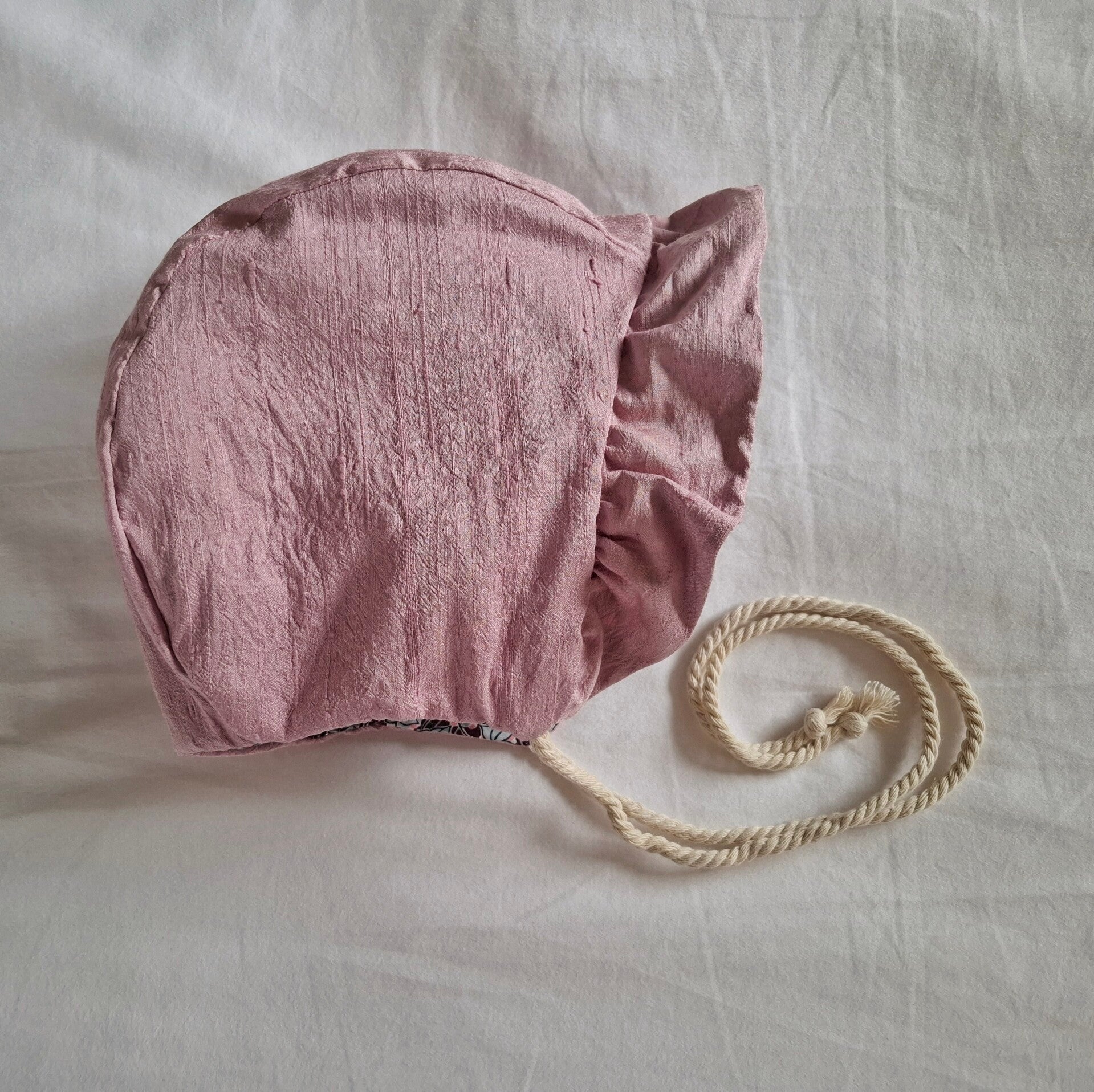 Thistle Ruffle Bonnet