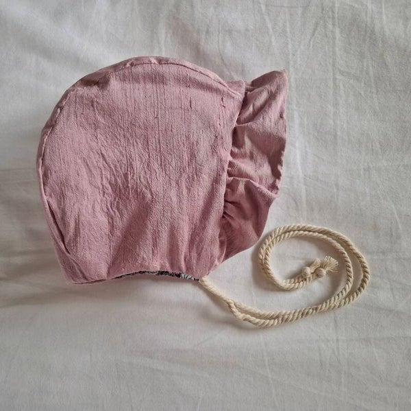 Thistle Ruffle Bonnet
