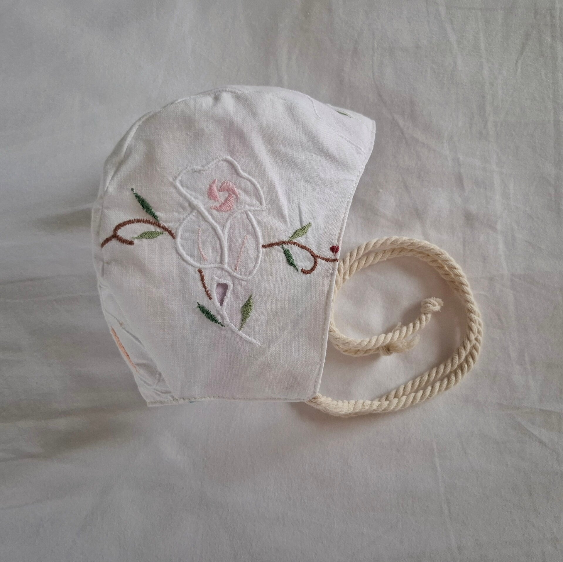 Carousel Classic Bonnet