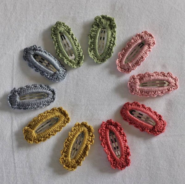 Scalloped Crochet Clic Clacs