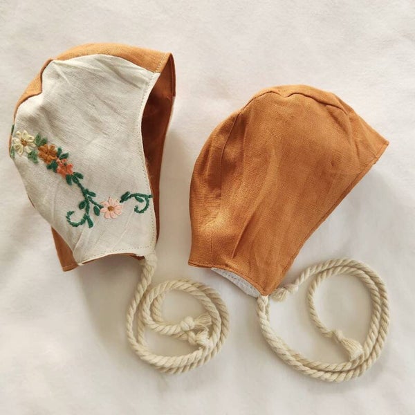 Clover Classic Bonnet