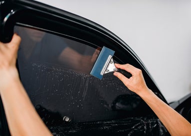 aanbrengen van zonwerende folie door Vision d-sign Groningen