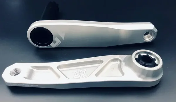 HXR MANIVELLE RAW *2026