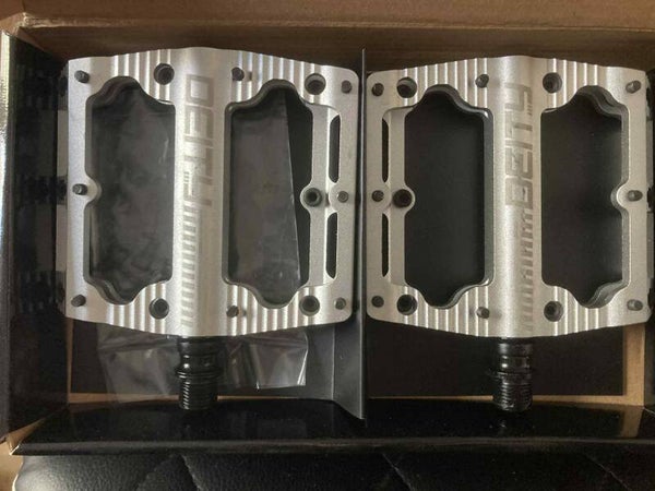 PAIRES DE PEDALE DEITY