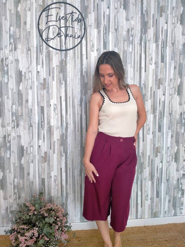 PANTALÓN CORTO BURDEOS