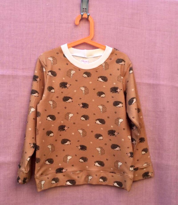 Sweater, maat 122