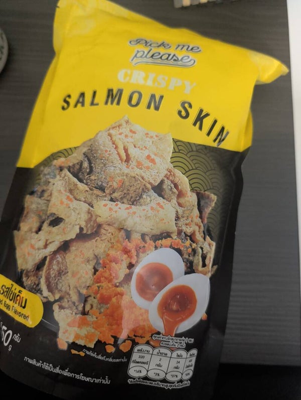 SALMON skin chips
