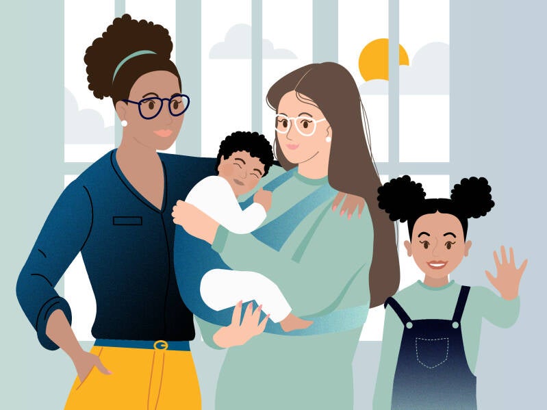 Een niet traditioneel gezin van twee moeders, een kind van basisschoolleeftijd en een baby met donkere krulletjes. De afbeelding gaat over partnerschap en pensioen.