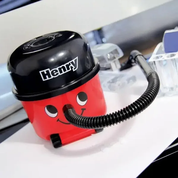 Hetty Mini Desk Vacuum Cleaner – Battery-Powered & Compact