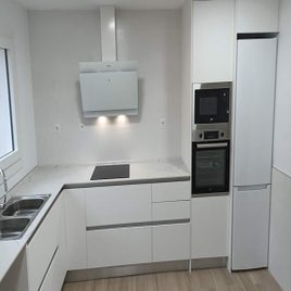 1000084228-standard.jpg