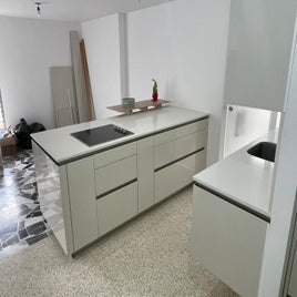 1000084240-standard.jpg