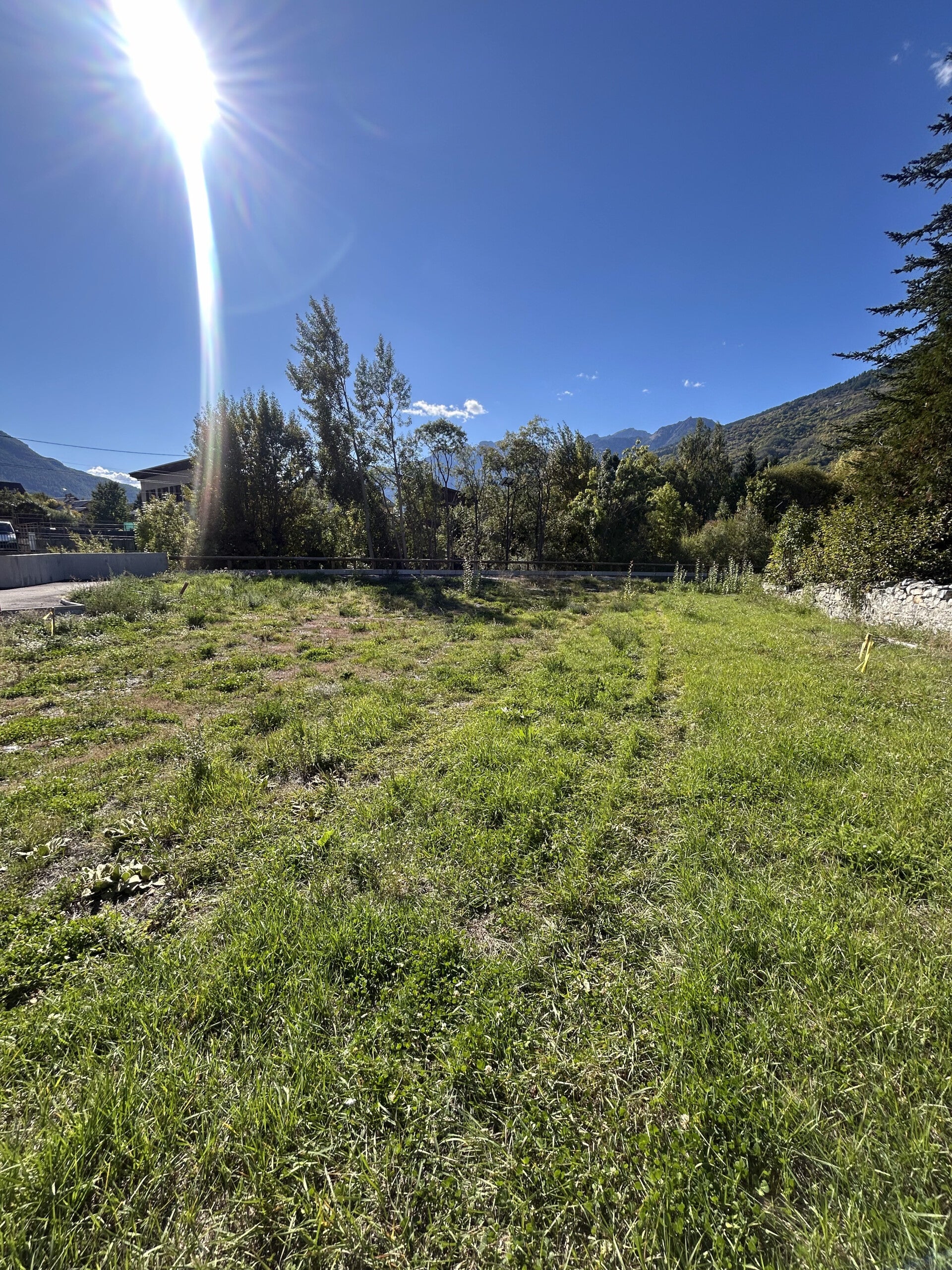 Très beau terrain pour réaliser votre projet immobilier / 438 m² / Briançon 05100