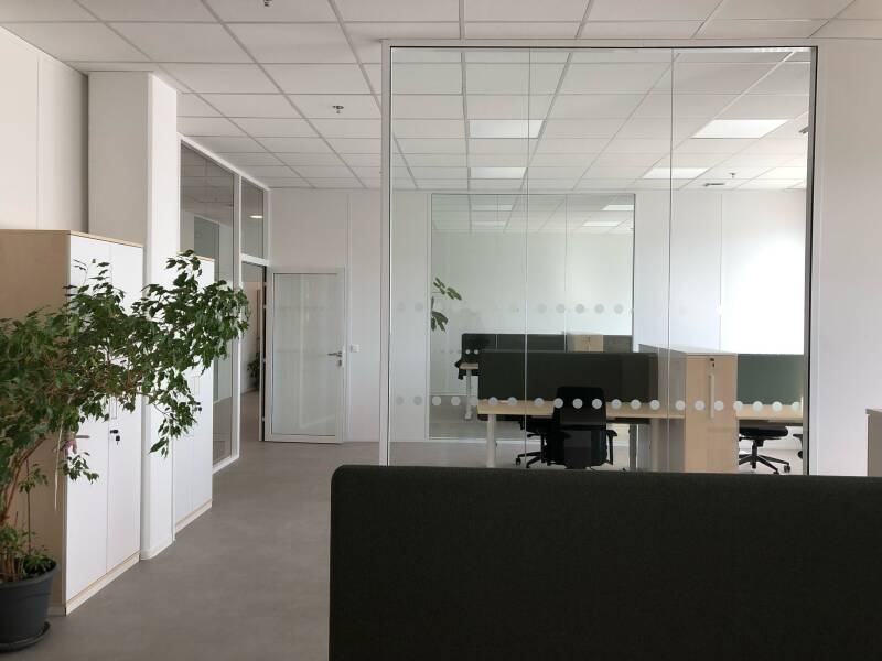 Espace de coworking rénové Vitrolles - Elsa B architecte d'intérieur